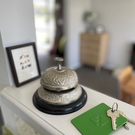 Green Door - One Bedroom Apartment Whakatane Bagian luar foto