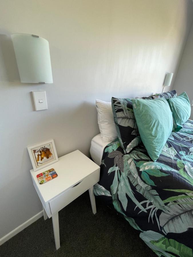 Green Door - One Bedroom Apartment Whakatane Bagian luar foto