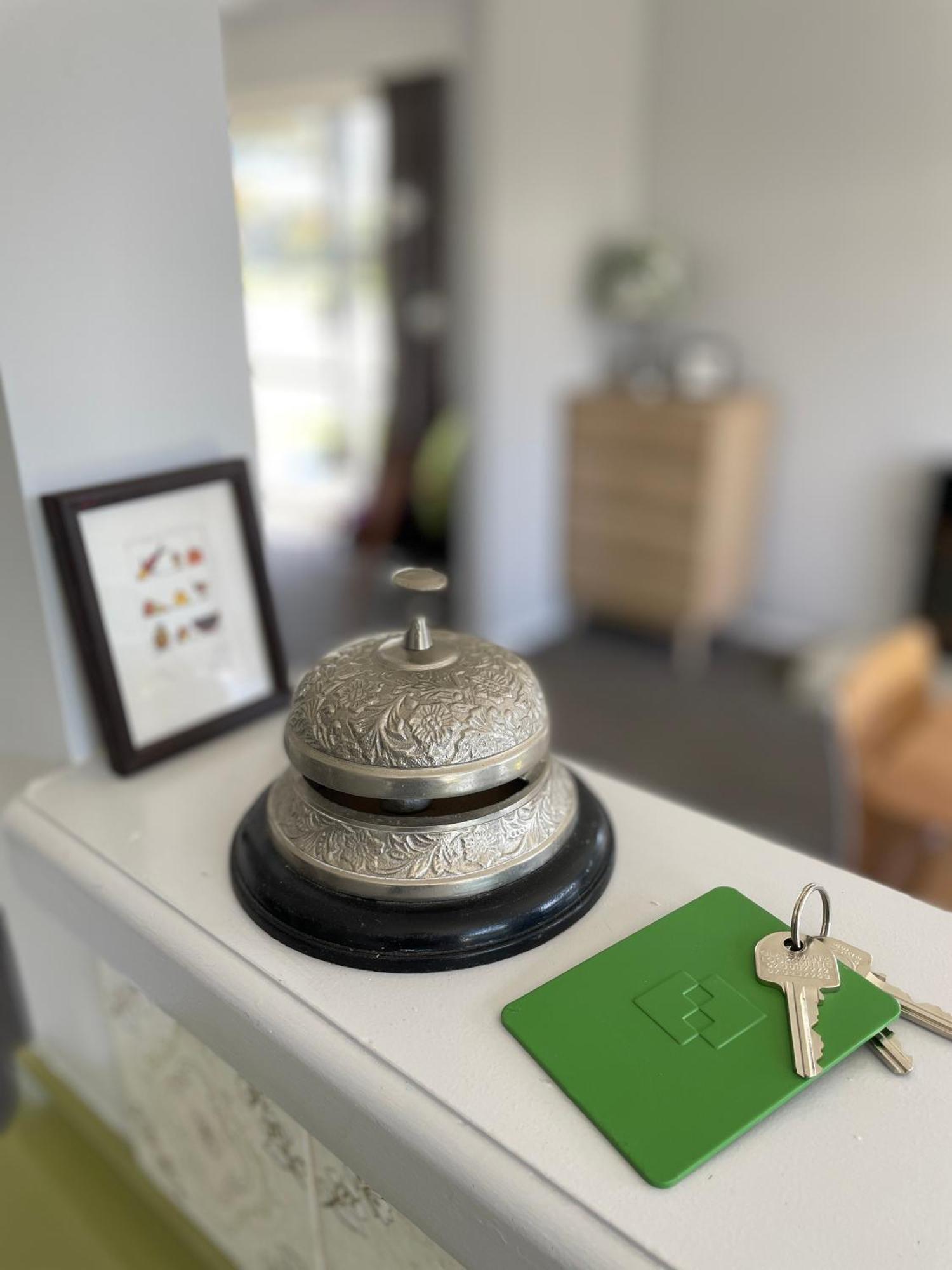 Green Door - One Bedroom Apartment Whakatane Bagian luar foto