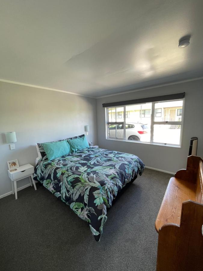 Green Door - One Bedroom Apartment Whakatane Bagian luar foto