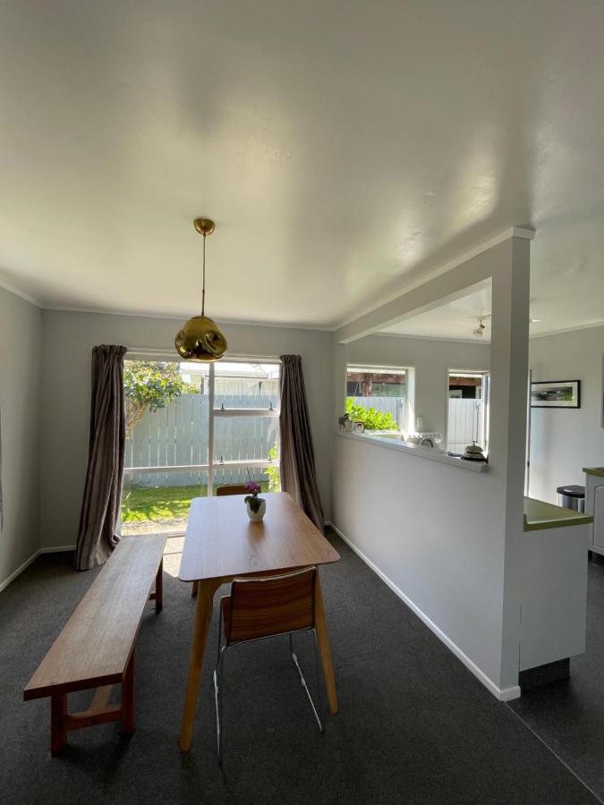 Green Door - One Bedroom Apartment Whakatane Bagian luar foto